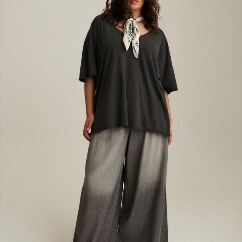 Torrid Festi Chic Oversized Black T-Shirt Size 00 - Picture 3 of 3